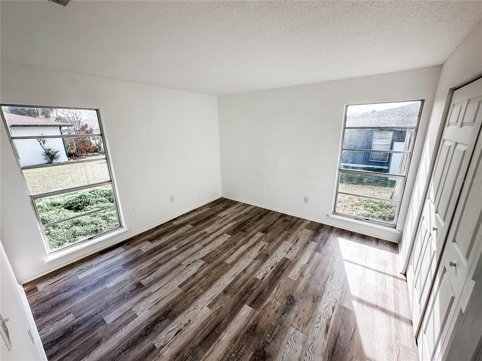 5390 Se 29th Pl #b Property Photo 19