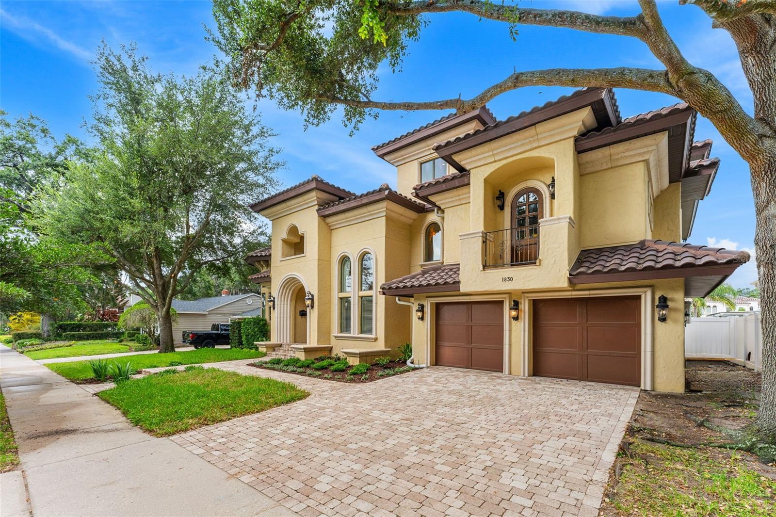 O6426052 Property Photo 2