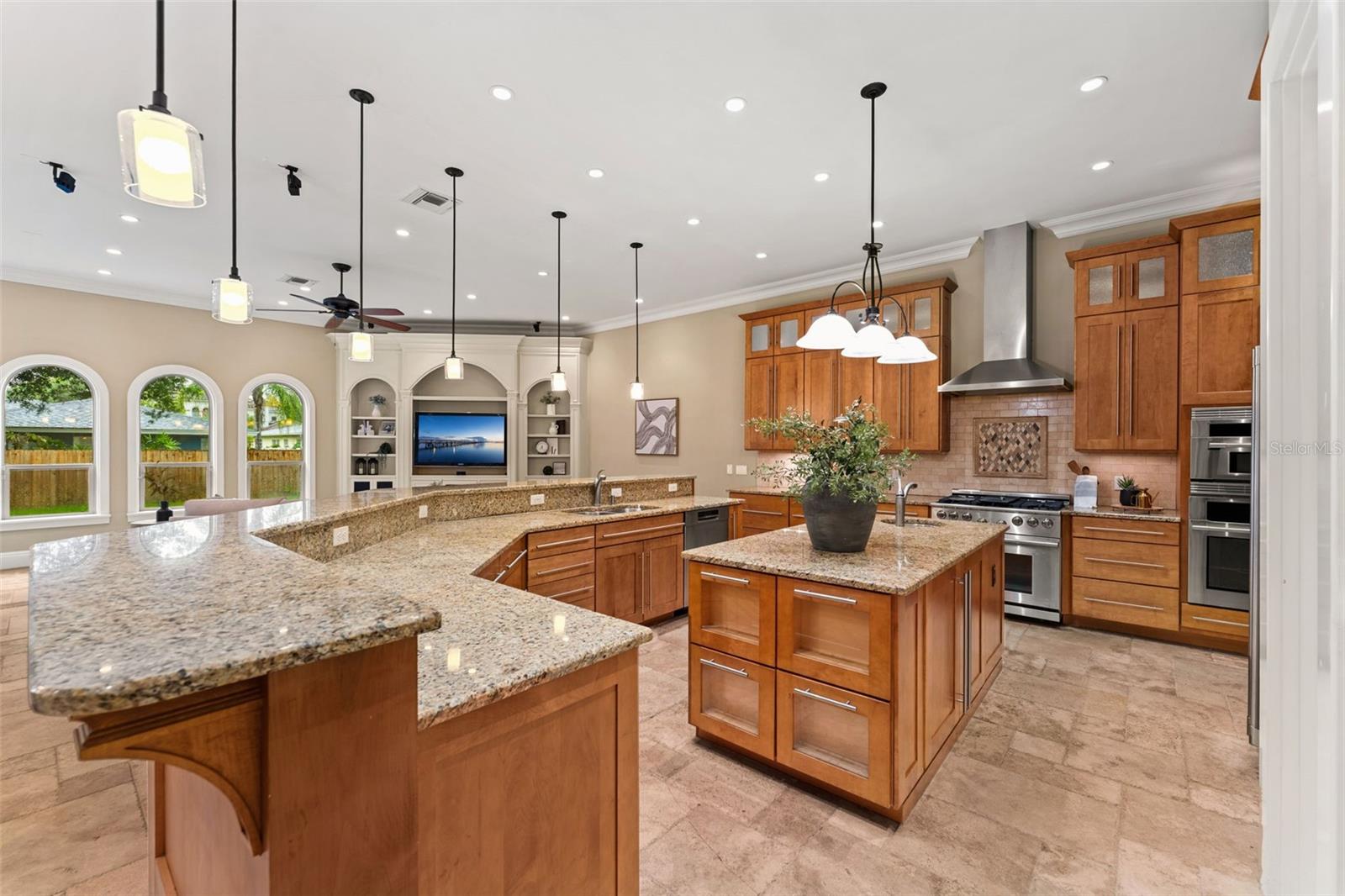O6426052 Property Photo 17