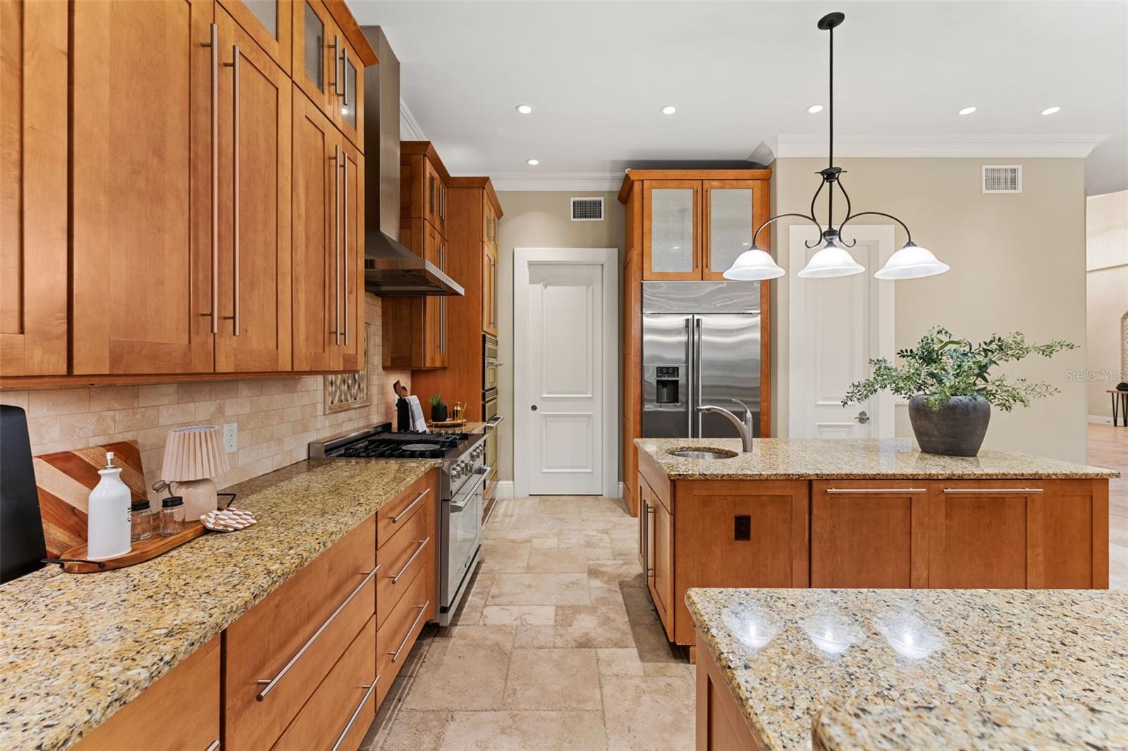 O6426052 Property Photo 18