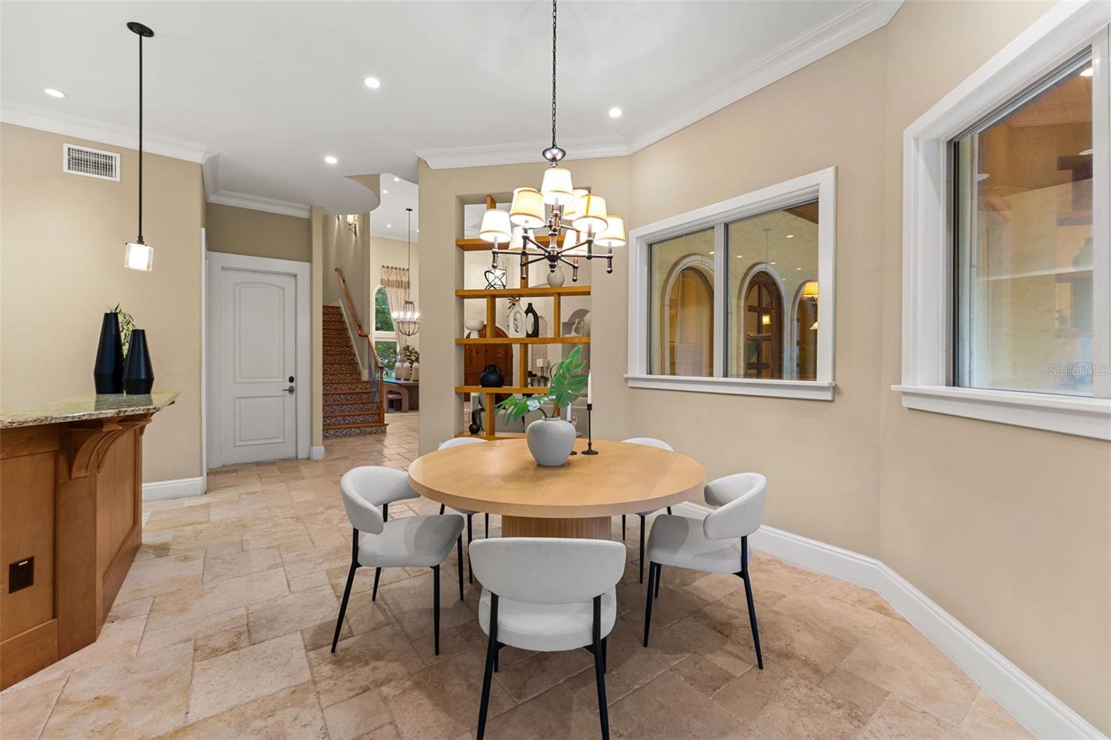 O6426052 Property Photo 26