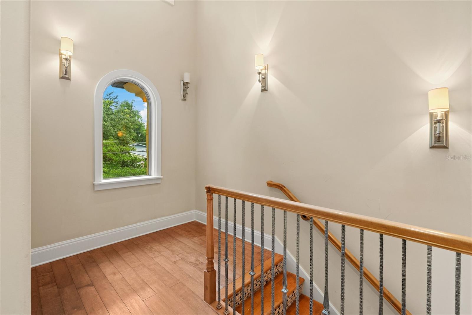 O6426052 Property Photo 30