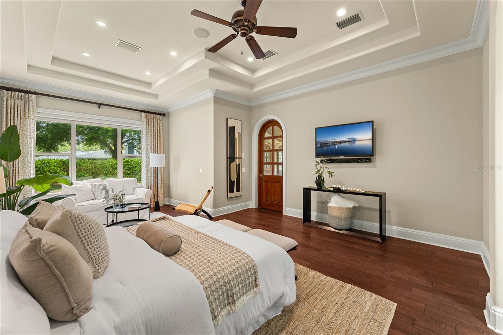 O6426052 Property Photo 50