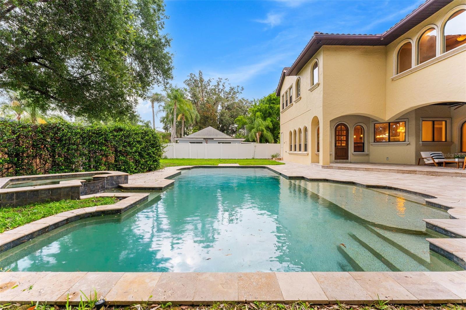 O6426052 Property Photo 68