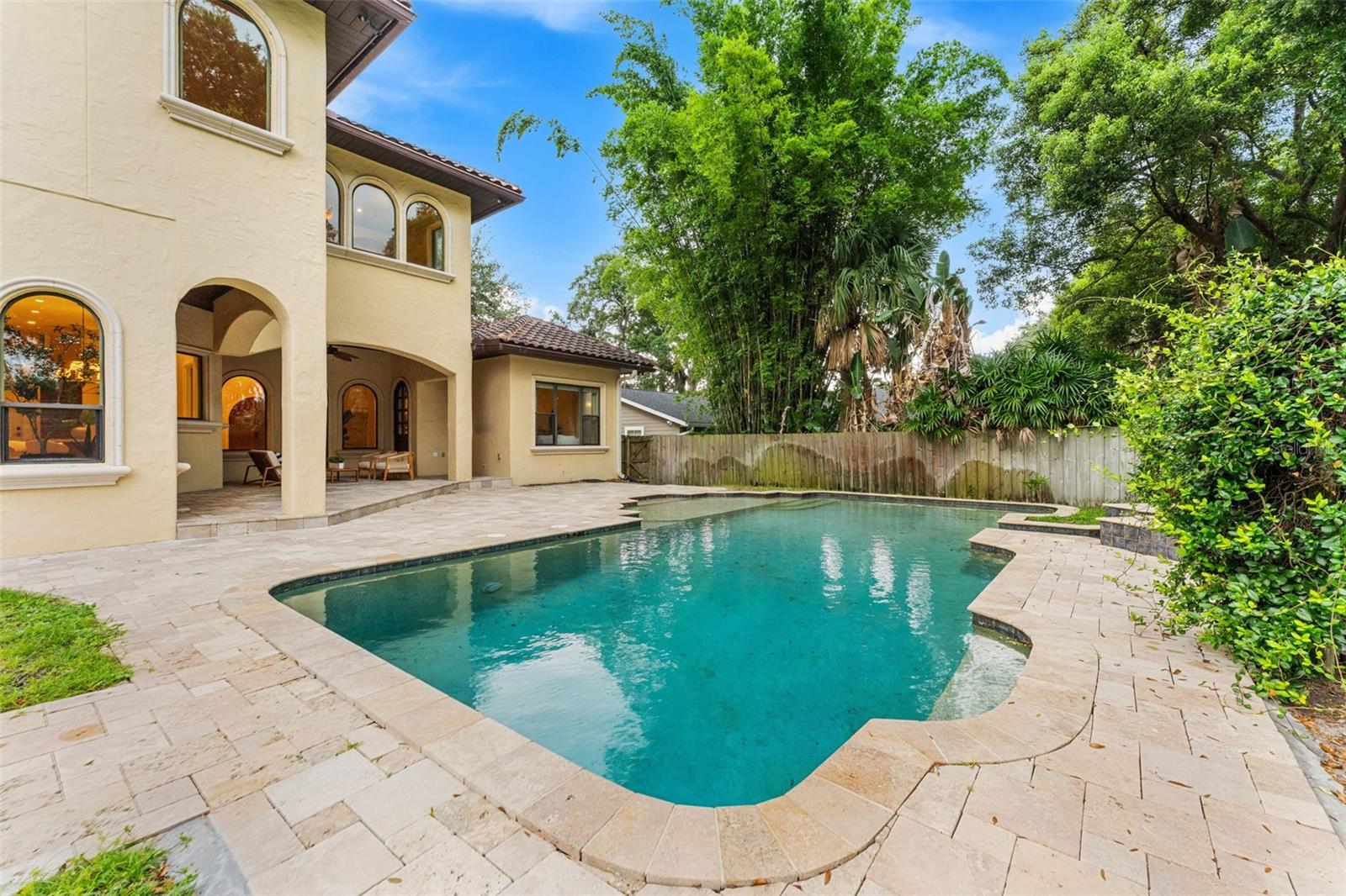 O6426052 Property Photo 70