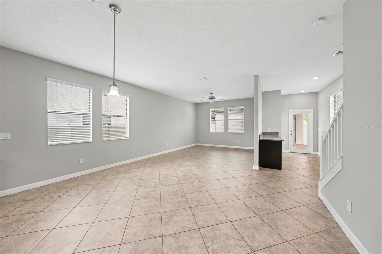 28500 Pleasant Bay Loop Property Photo 3