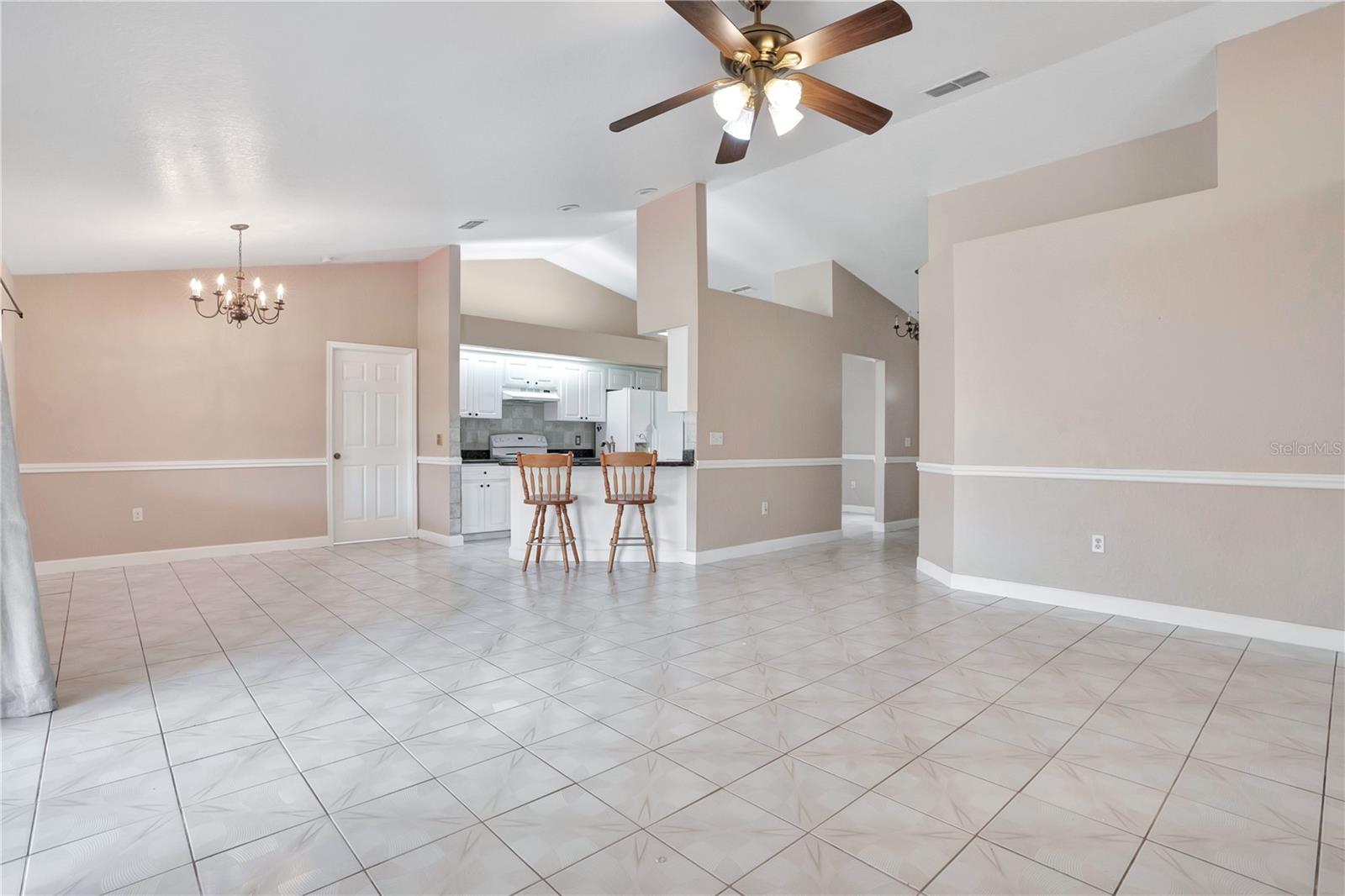 667 Jessanda Cir Property Photo 6
