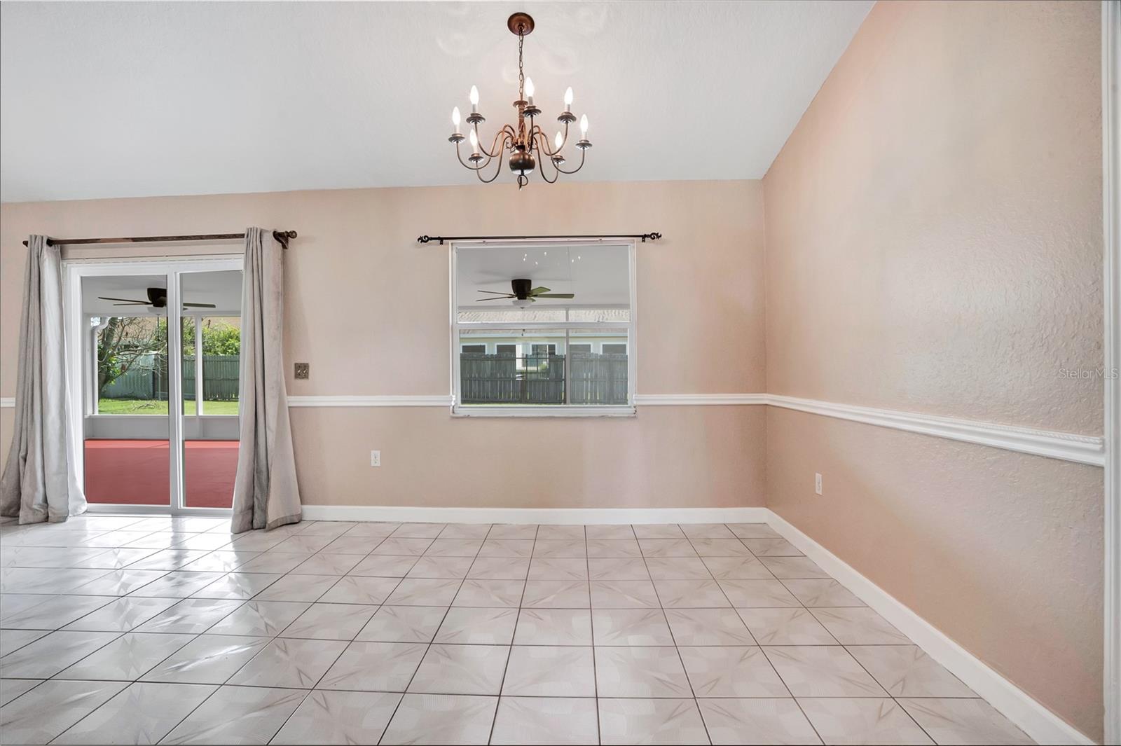 667 Jessanda Cir Property Photo 10