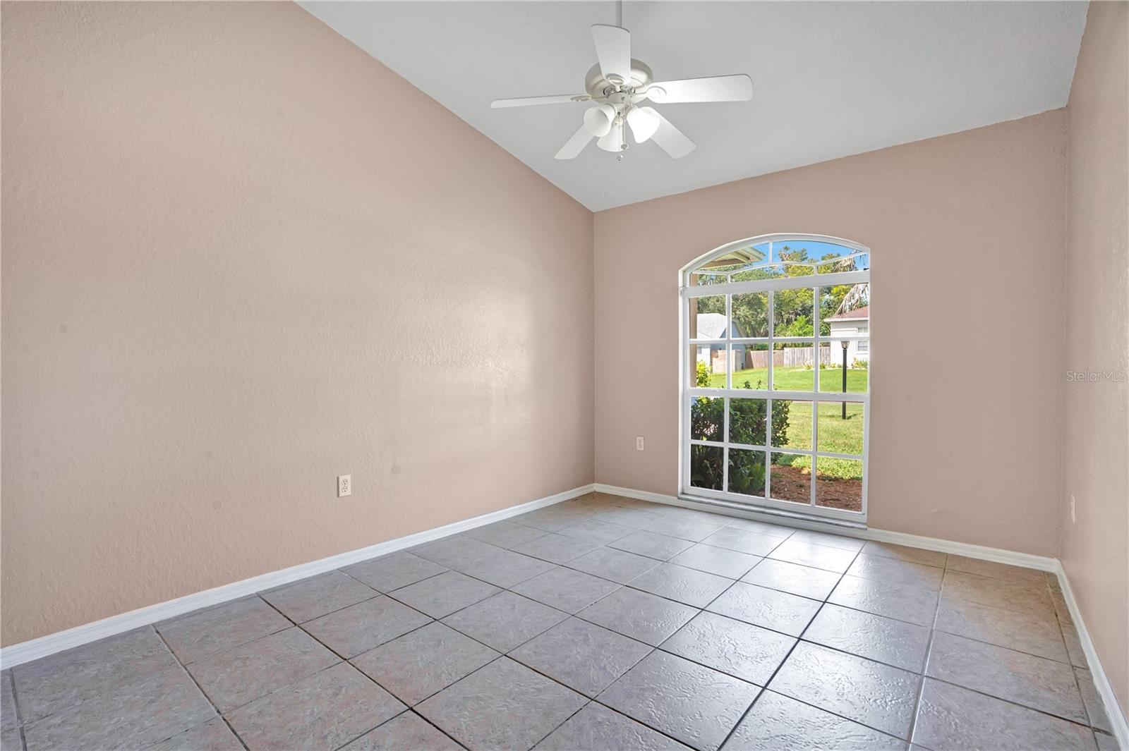 667 Jessanda Cir Property Photo 11