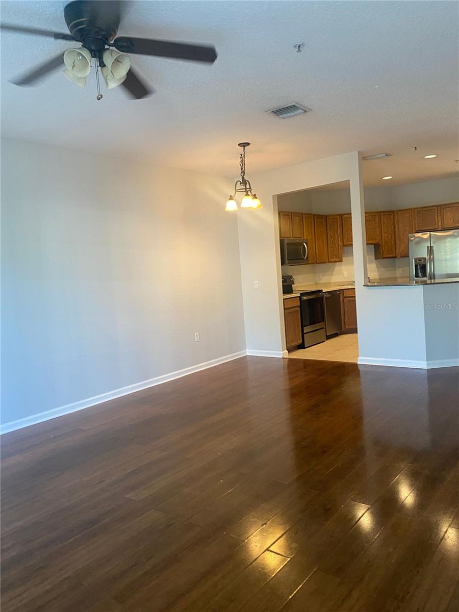 987 Fern Ave #202 Property Photo 17