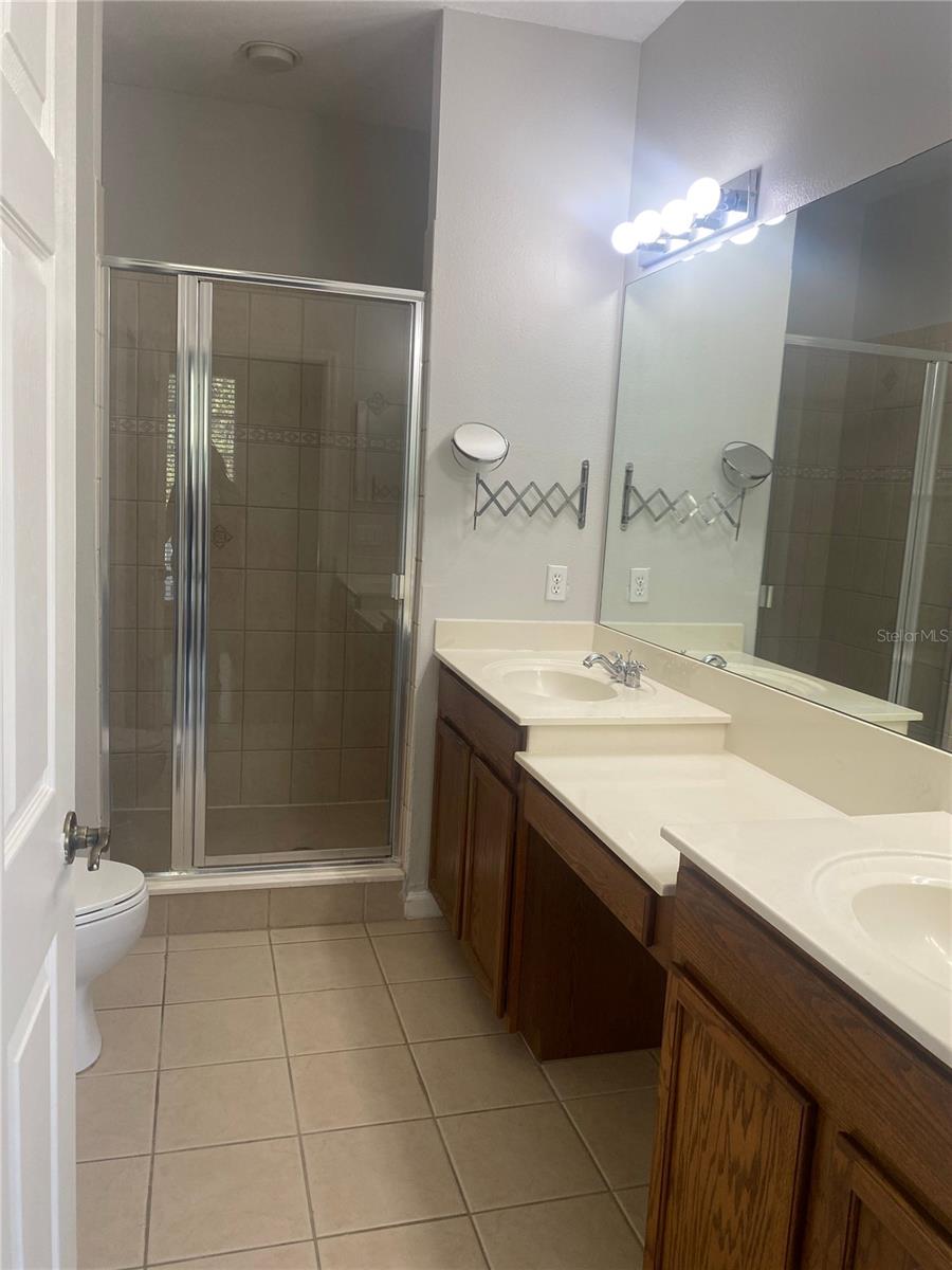 987 Fern Ave #202 Property Photo 19