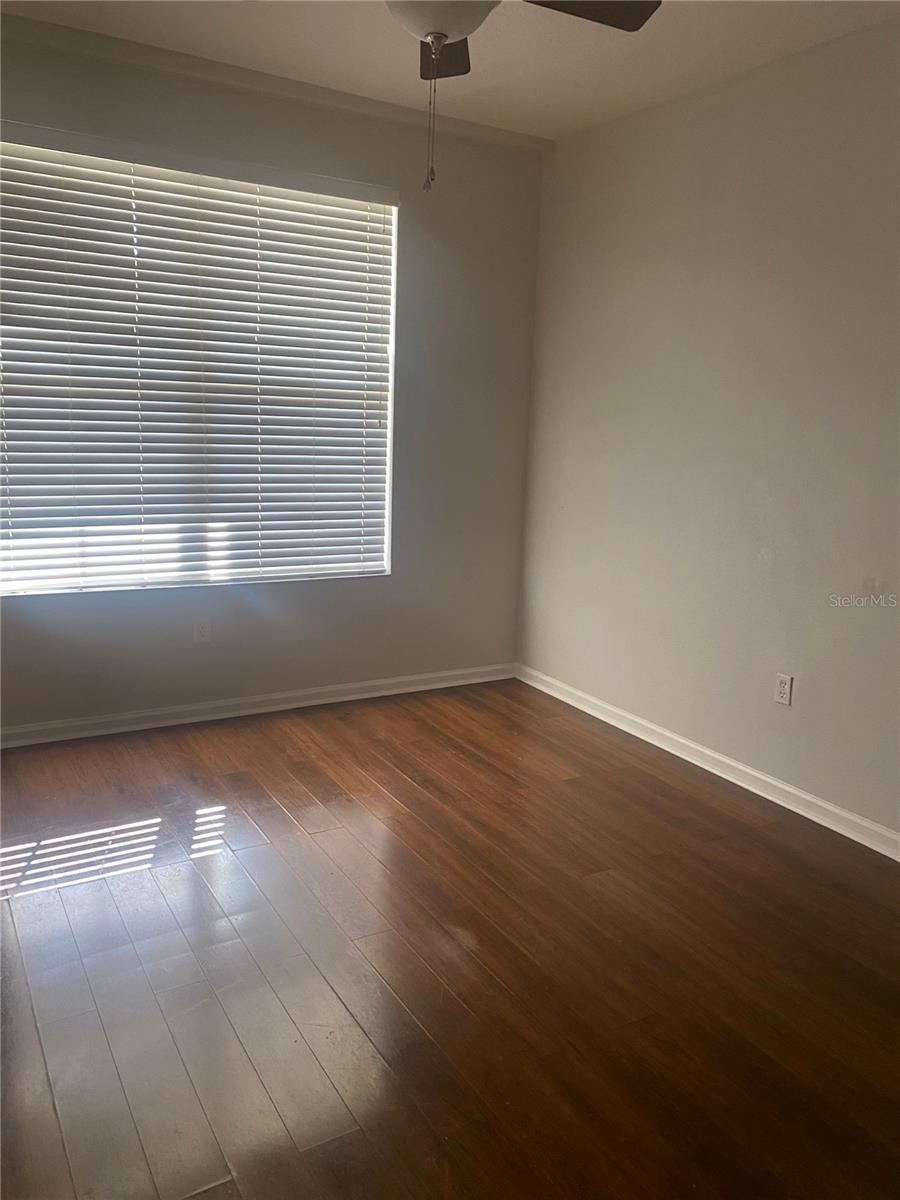 987 Fern Ave #202 Property Photo 23
