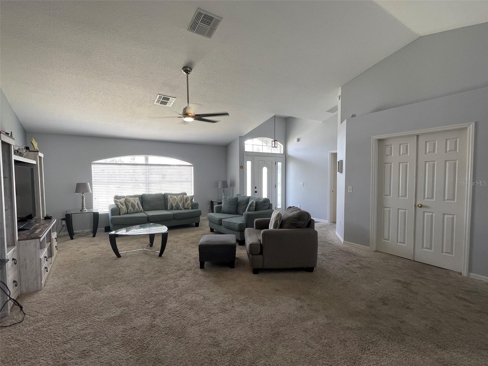346 Puffer Ct Property Photo 9