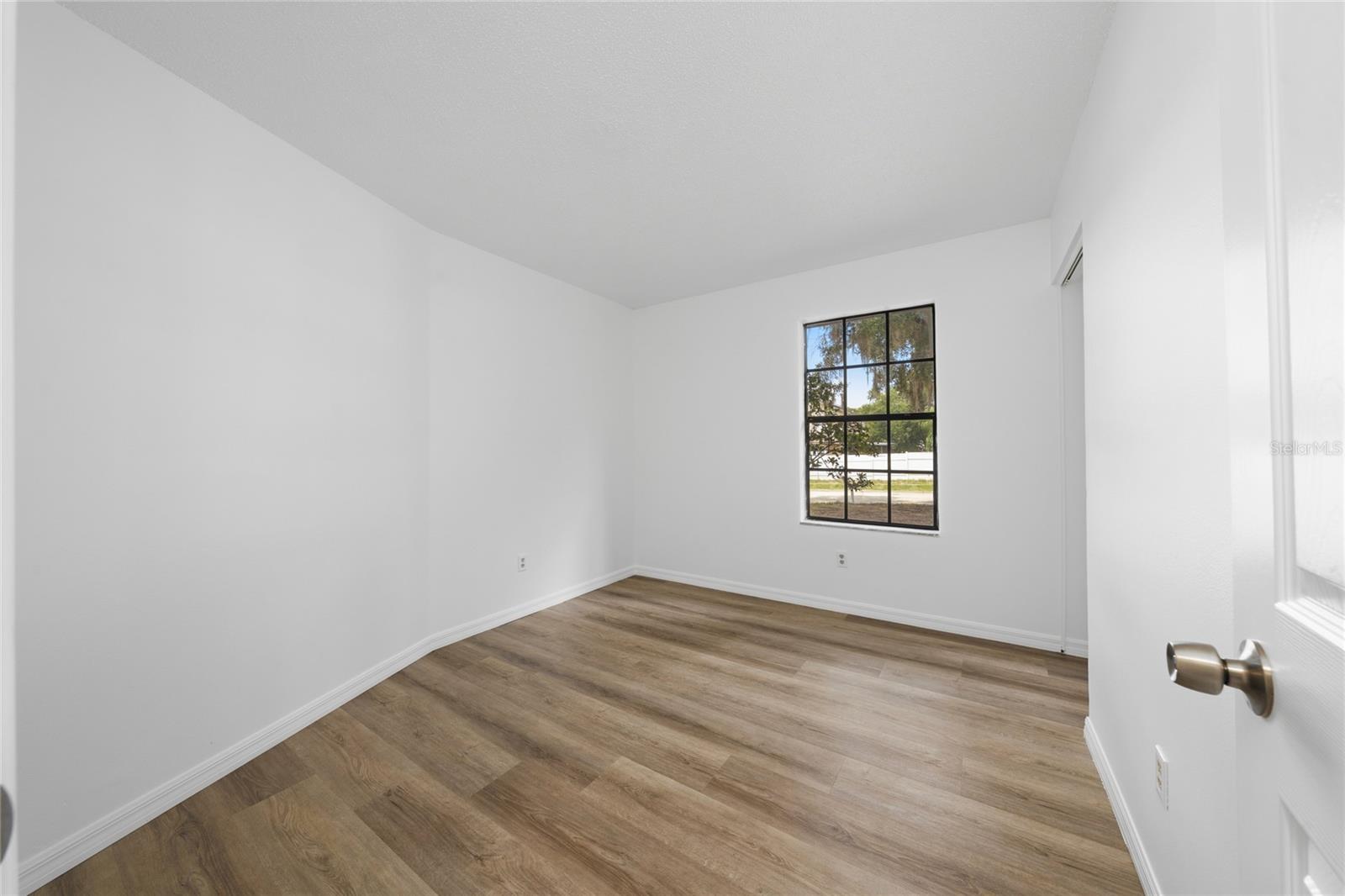 401 Hager Dr Property Photo 3