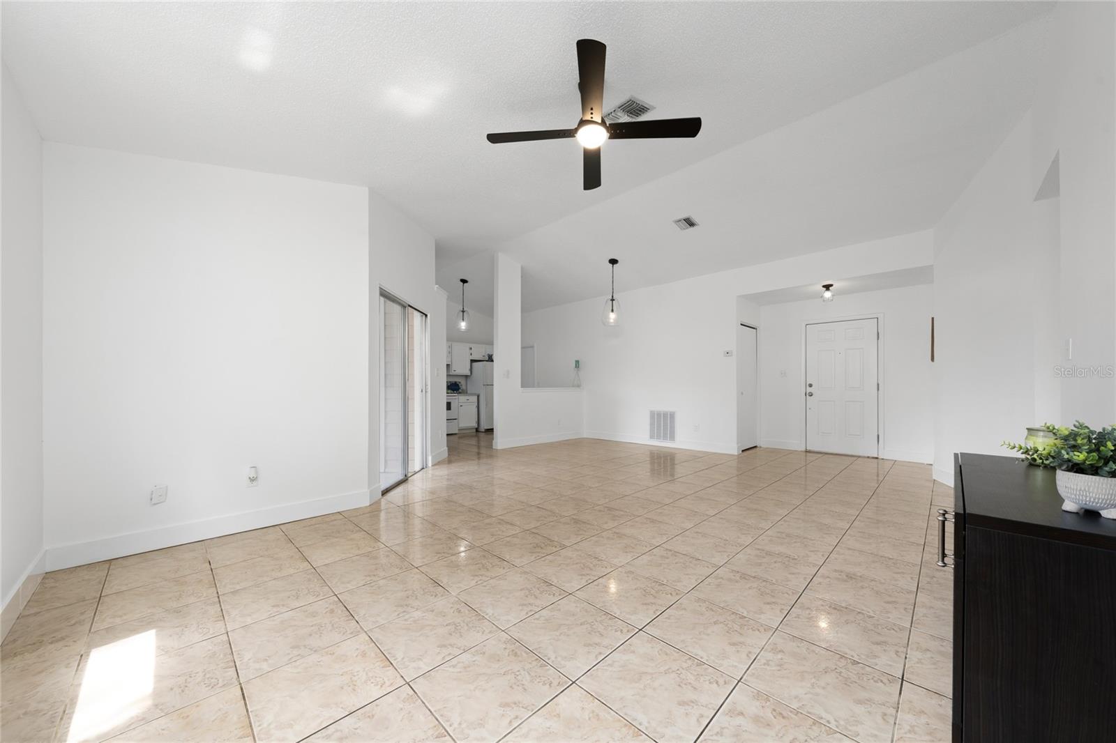 401 Hager Dr Property Photo 9