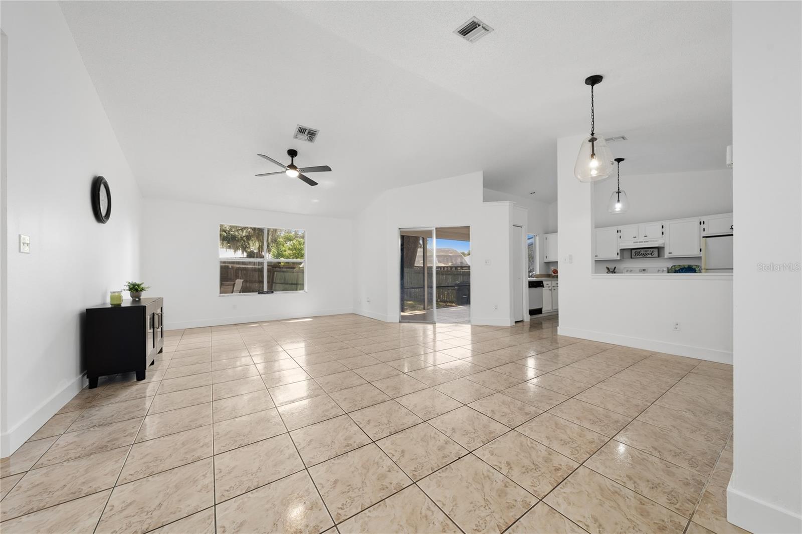 401 Hager Dr Property Photo 13