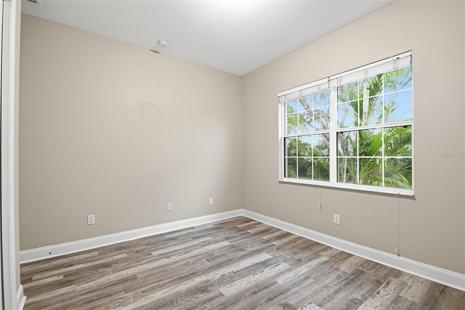 9009 Riverview Dr Property Photo 28
