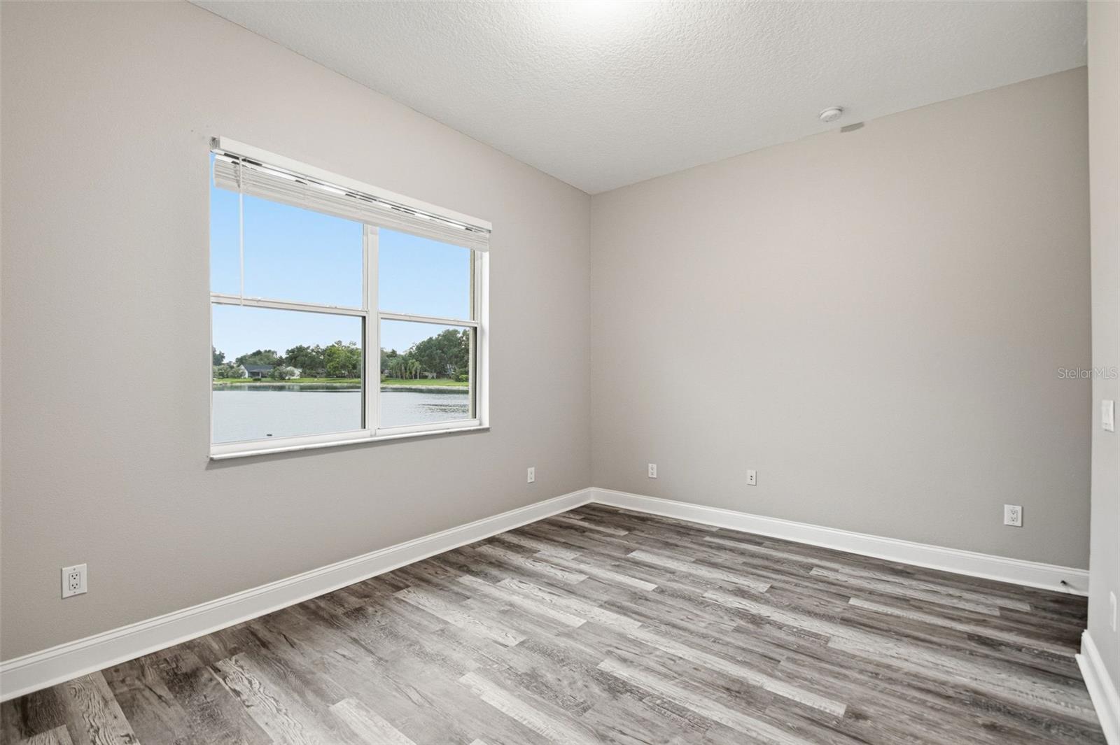 9009 Riverview Dr Property Photo 34