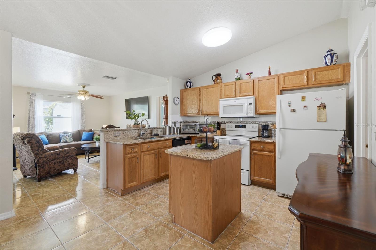 1029 Dudley Dr Property Photo 6