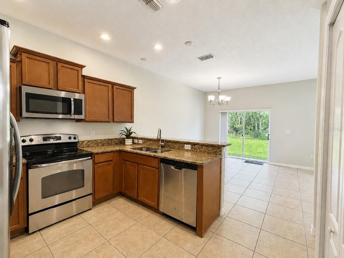 11155 Savannah Landing Cir Property Photo 7