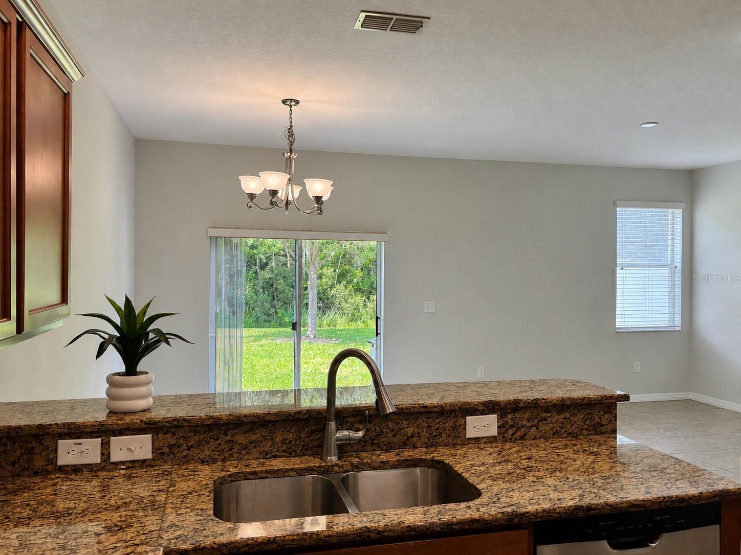 11155 Savannah Landing Cir Property Photo 8