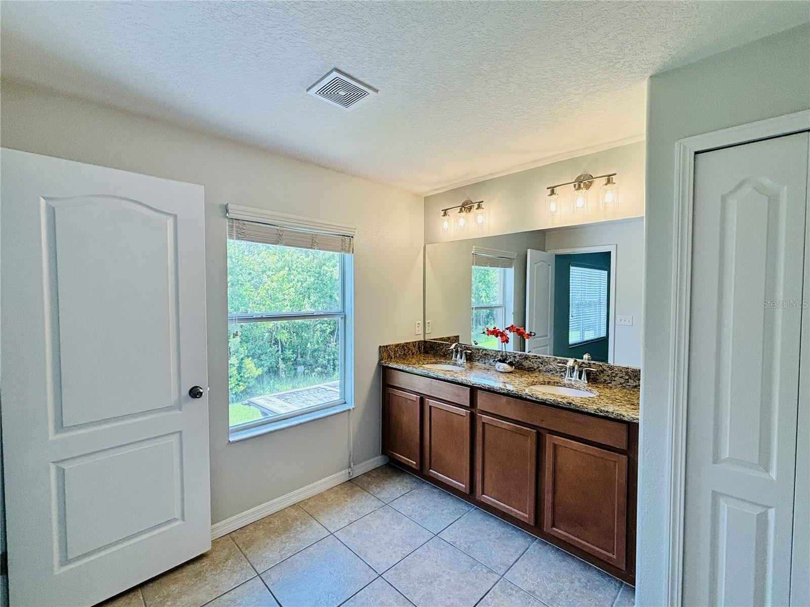 11155 Savannah Landing Cir Property Photo 26
