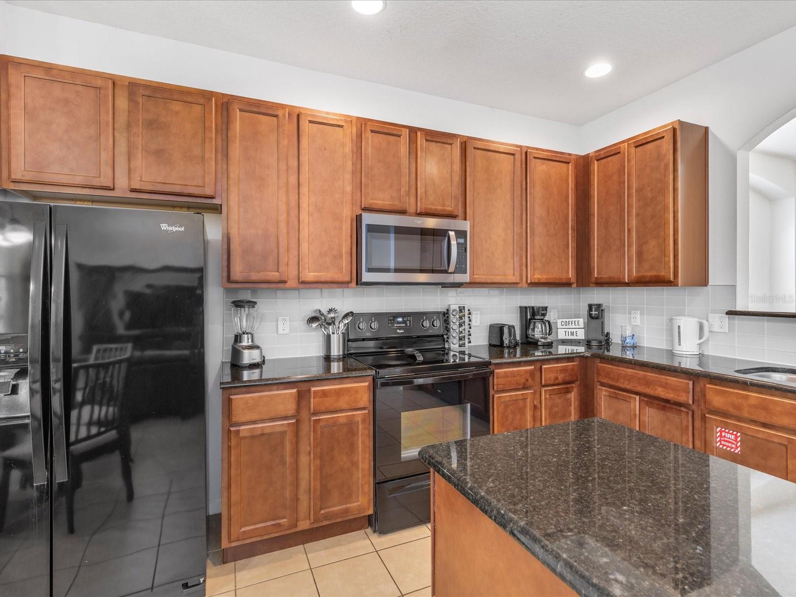 411 Cabello Dr Property Photo 8