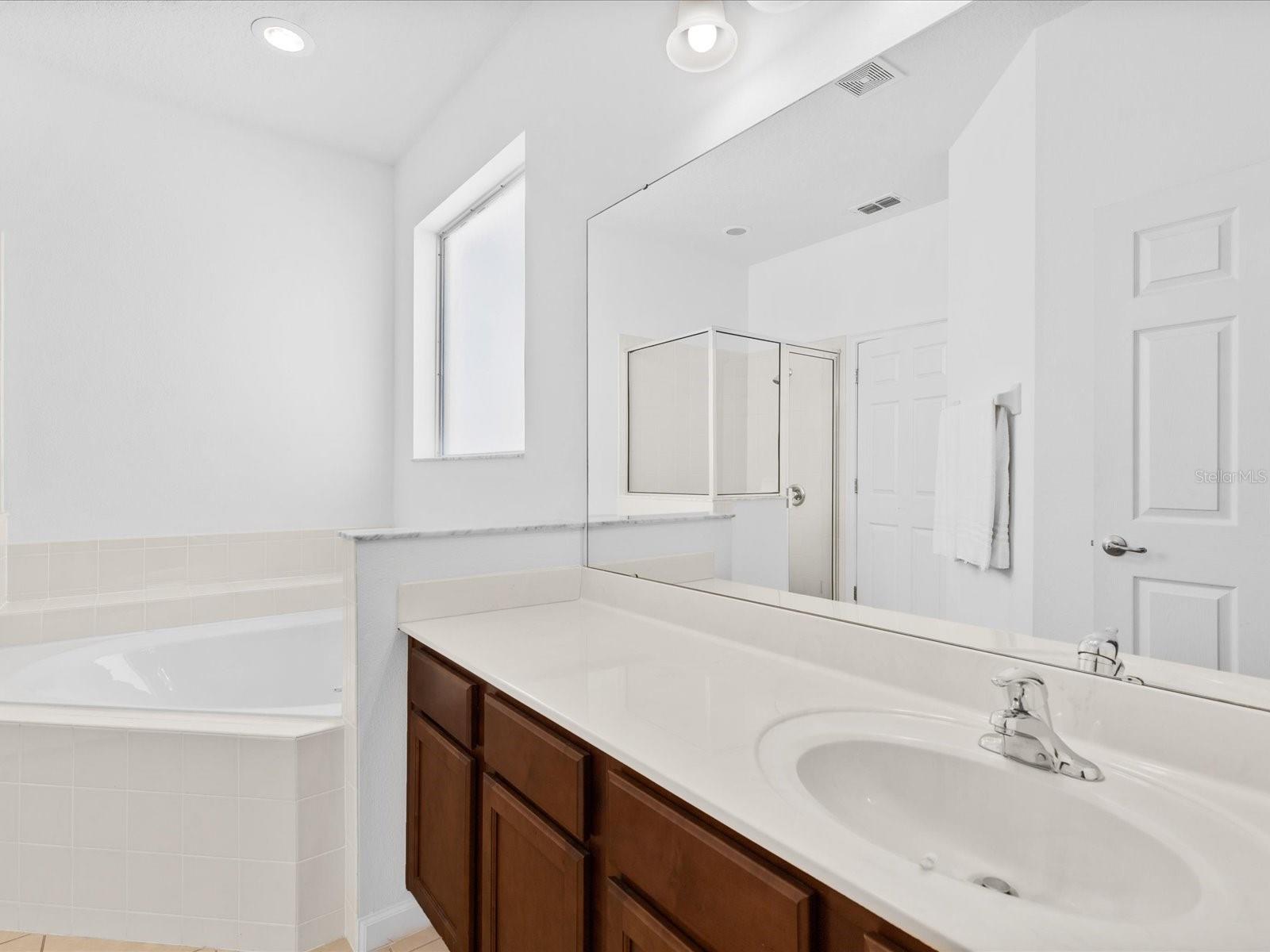 411 Cabello Dr Property Photo 16