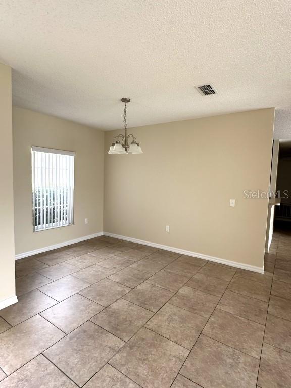 929 Gloucester Ct Property Photo 8