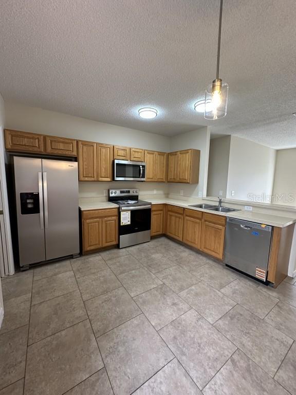 929 Gloucester Ct Property Photo 9