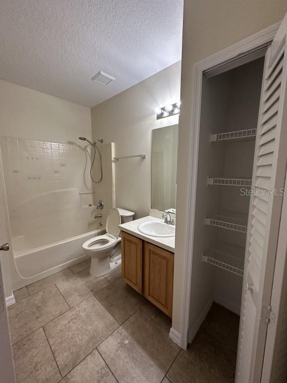 929 Gloucester Ct Property Photo 22