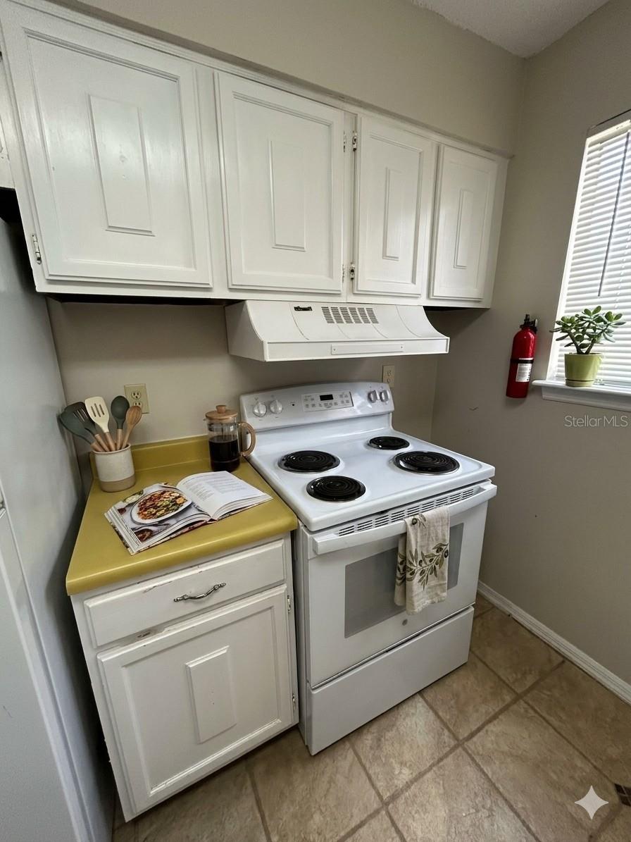 1412 Oak Pl #j Property Photo 4