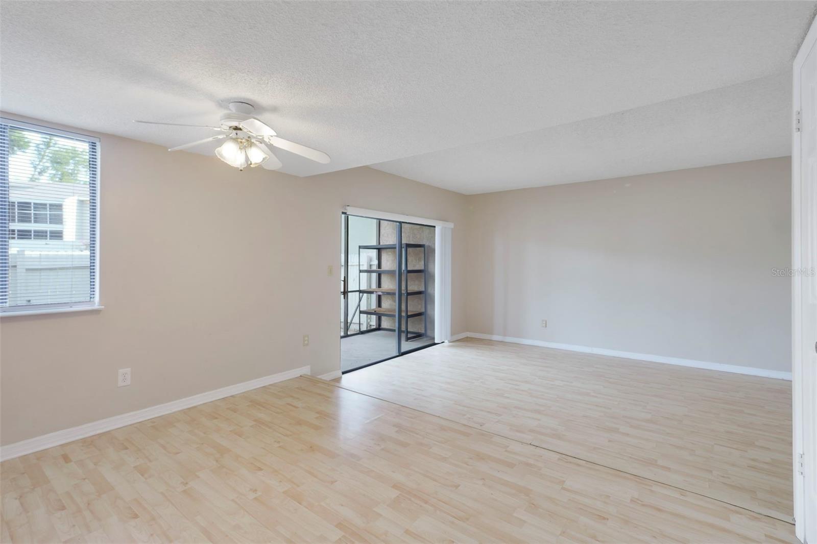 1412 Oak Pl #j Property Photo 6
