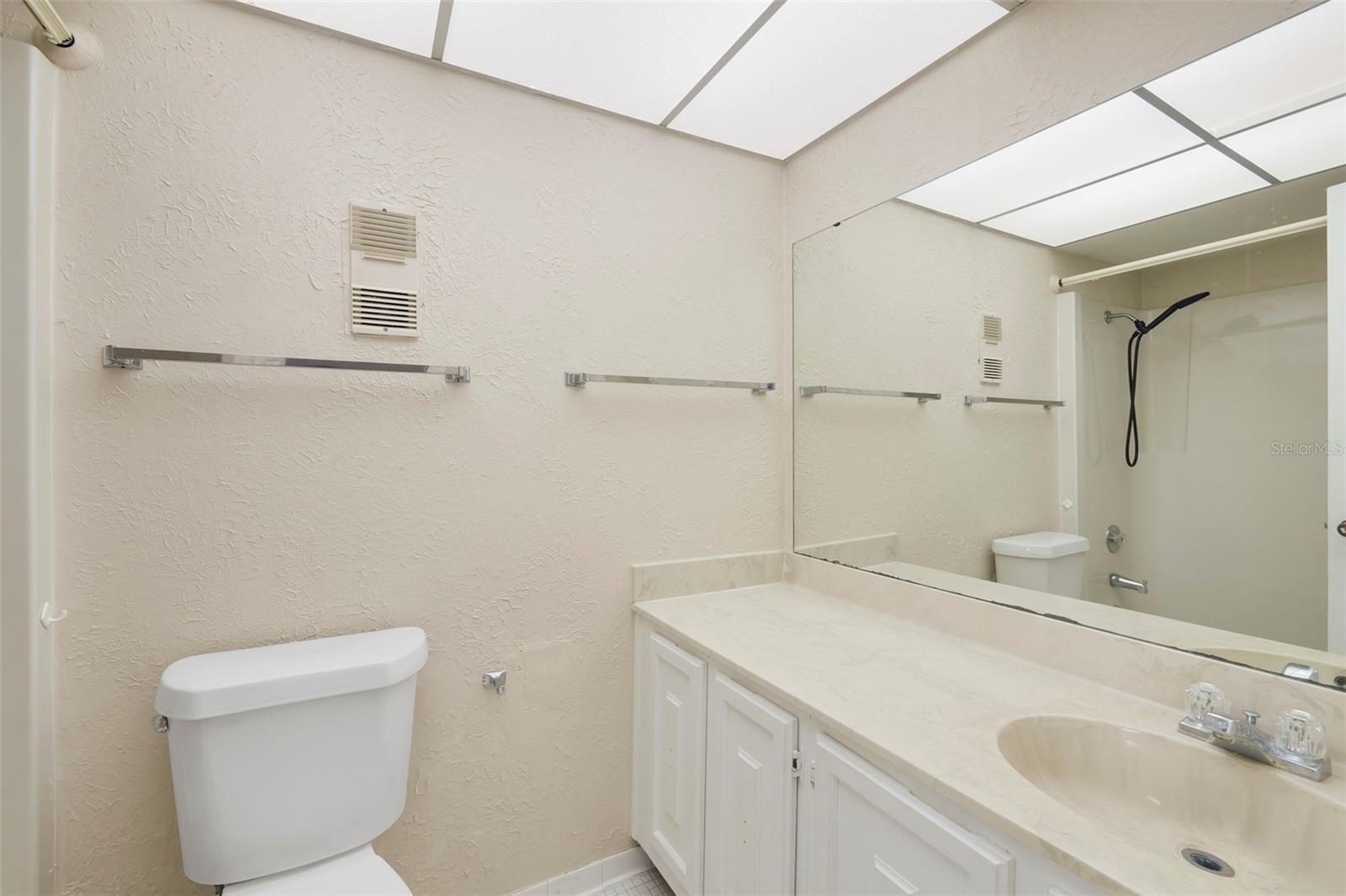 1412 Oak Pl #j Property Photo 23