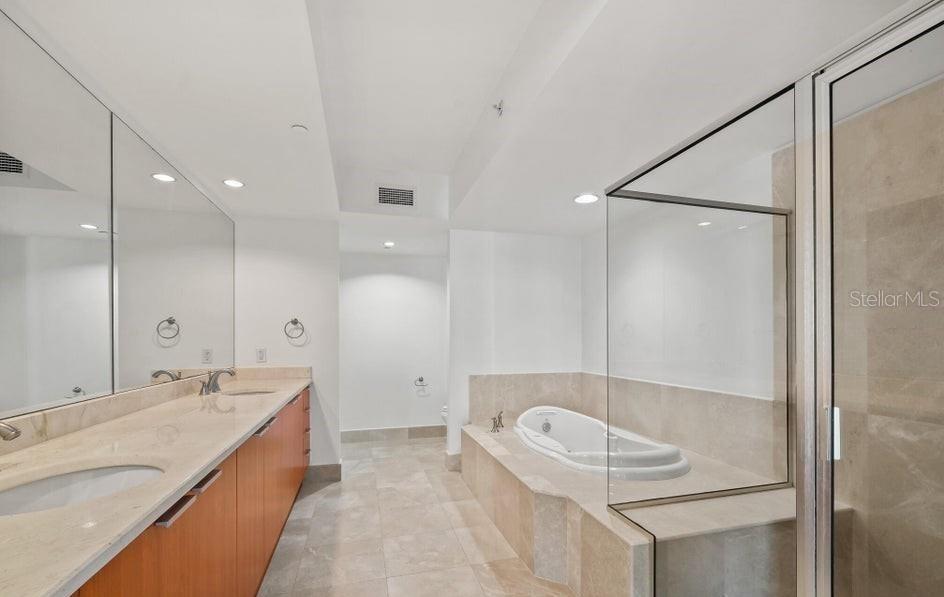 231 Riverside Dr #708-1 Property Photo 7
