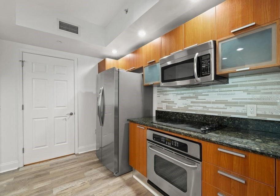 231 Riverside Dr #708-1 Property Photo 10