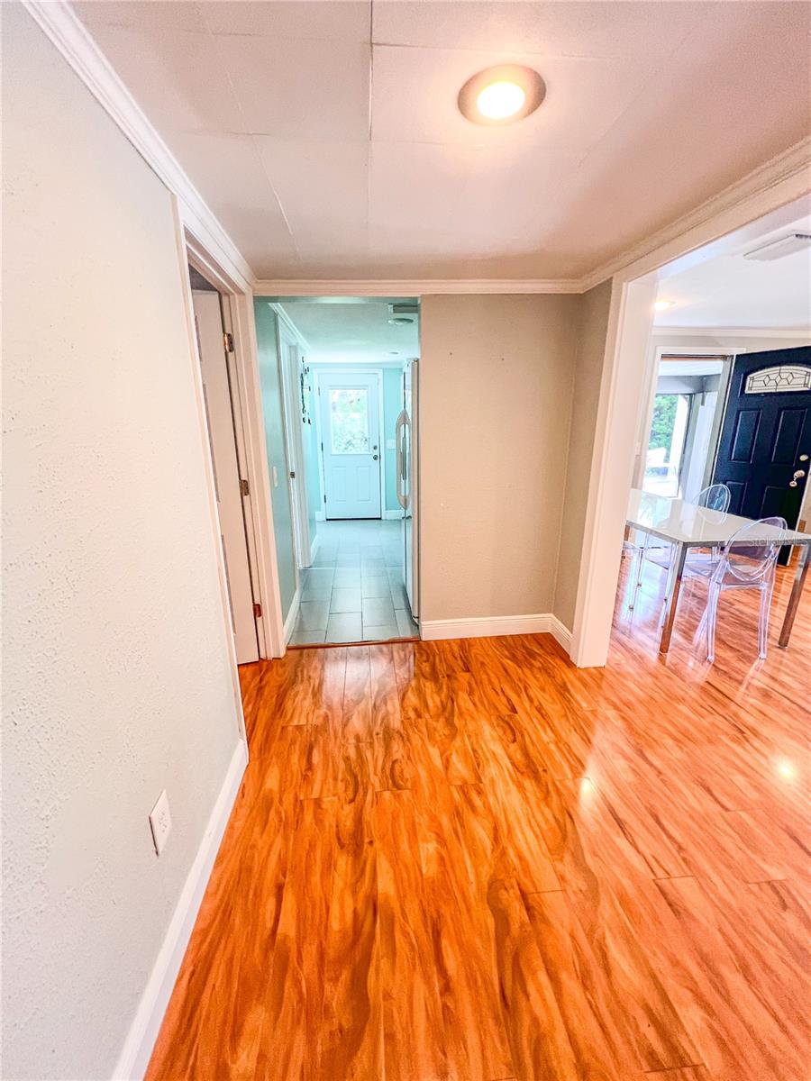 33 N Hampton Ave Property Photo 5