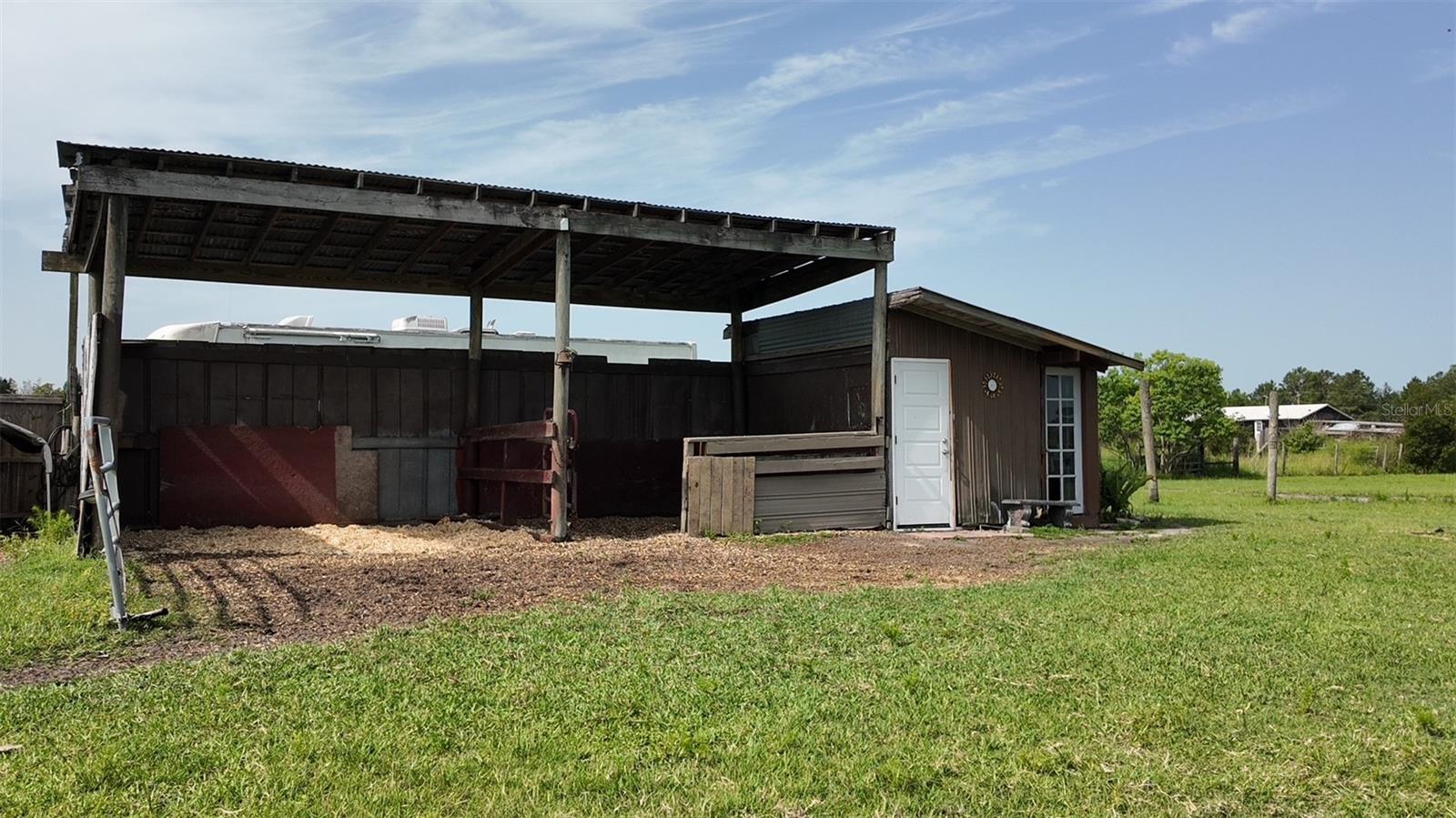345 Trotting Trl Property Photo 4