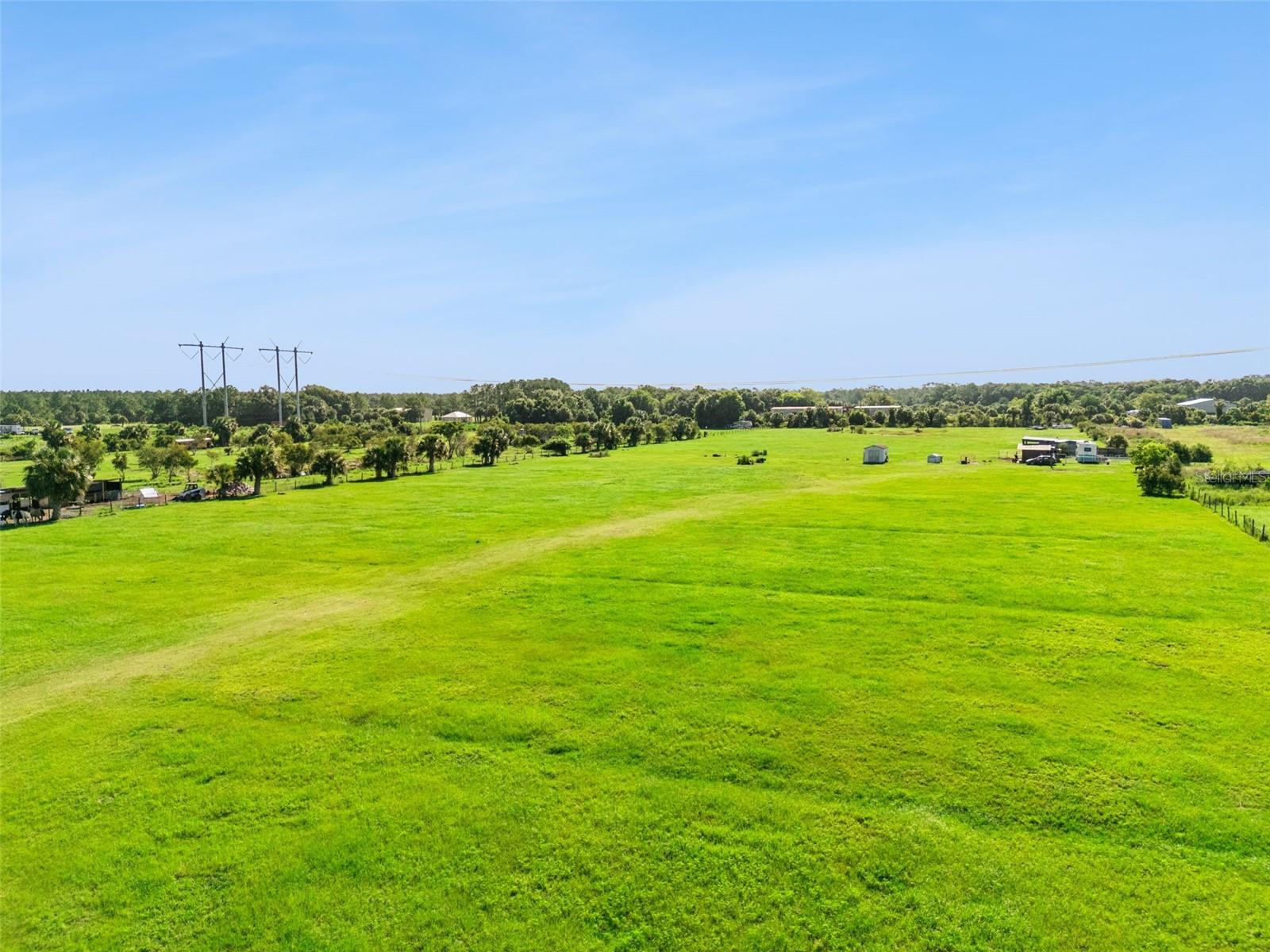 345 Trotting Trl Property Photo 17