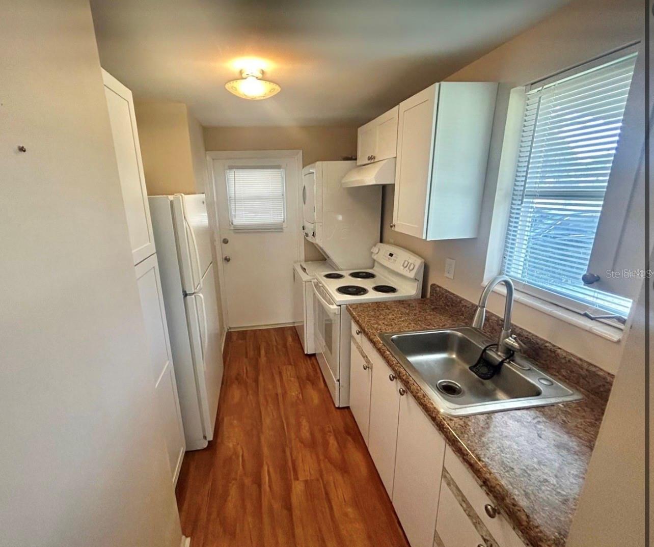1701 Montecito Ave Property Photo 3