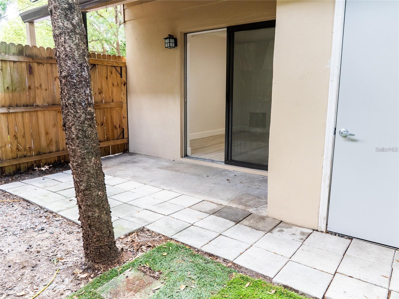 517 S Summerlin Ave Property Photo 8