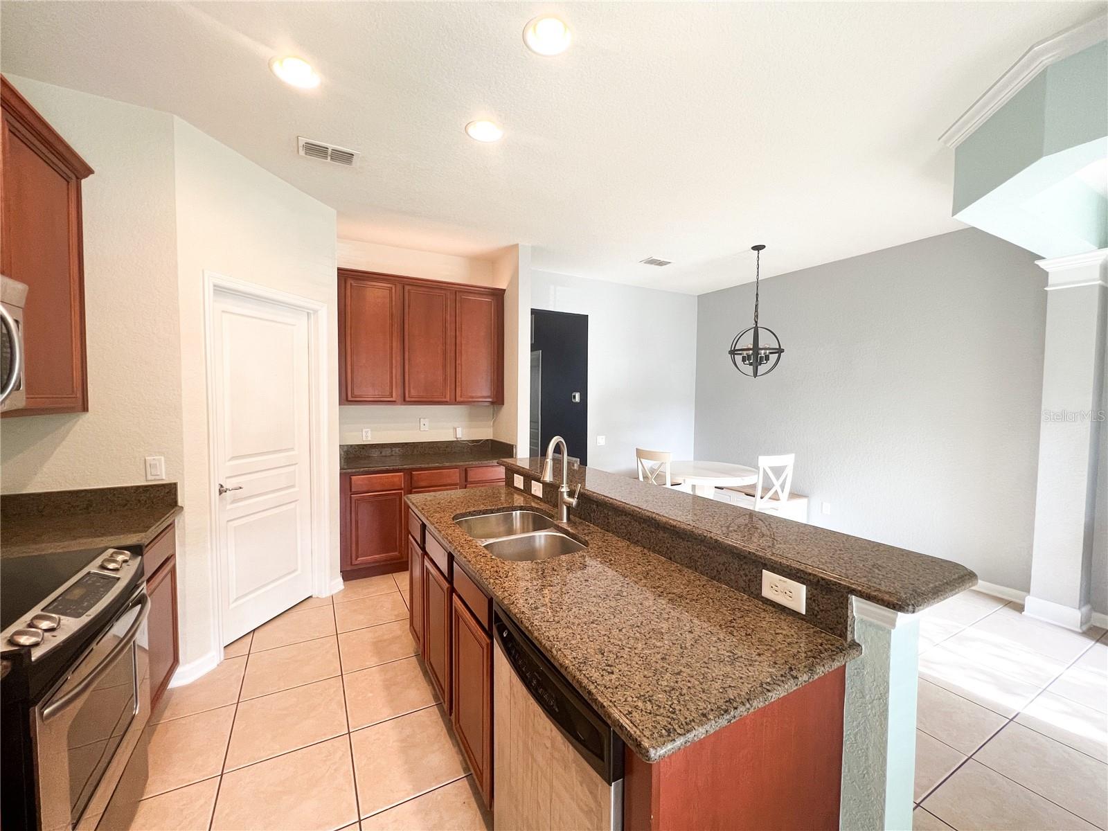7722 Fairgrove Ave Property Photo 17