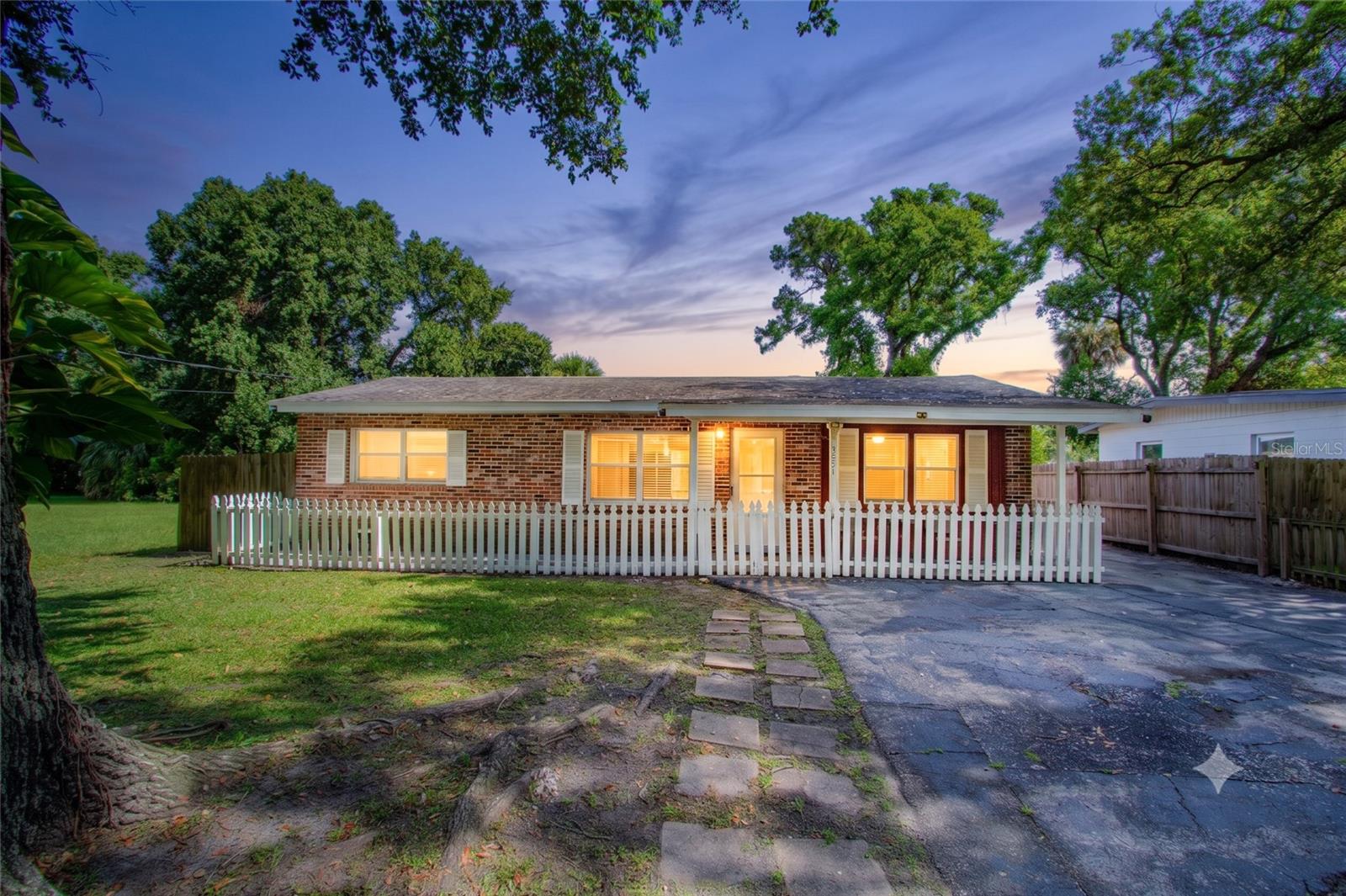 1026 Sarita St Property Photo 1