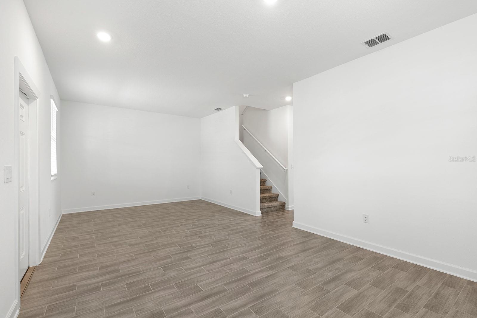 3039 Ella Way Property Photo 3
