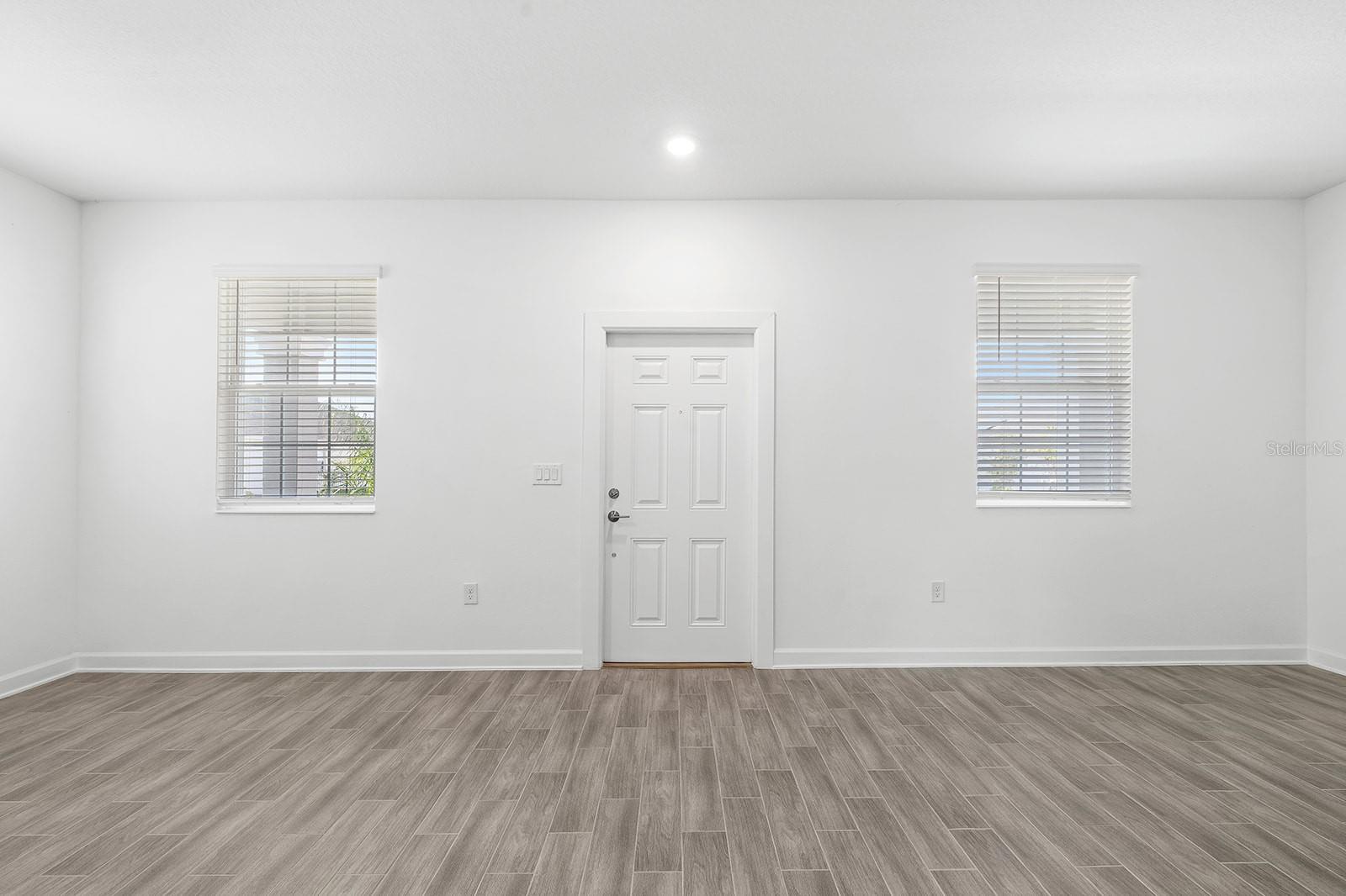3039 Ella Way Property Photo 5
