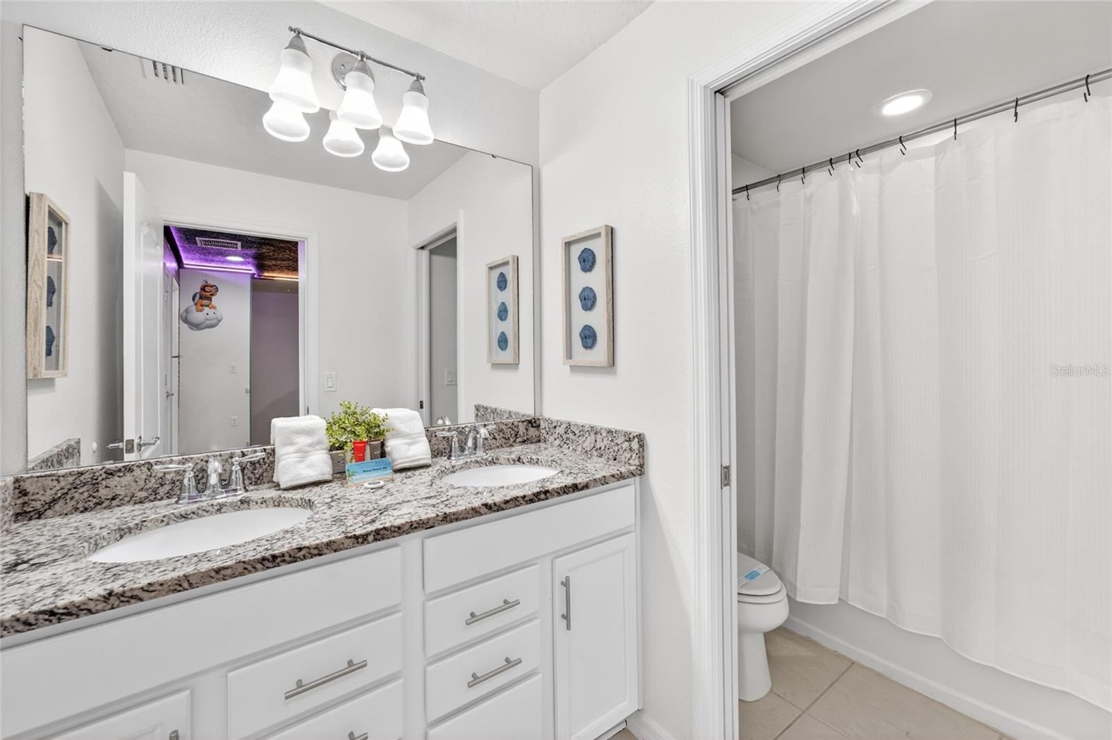 2417 Dubai St Property Photo 8