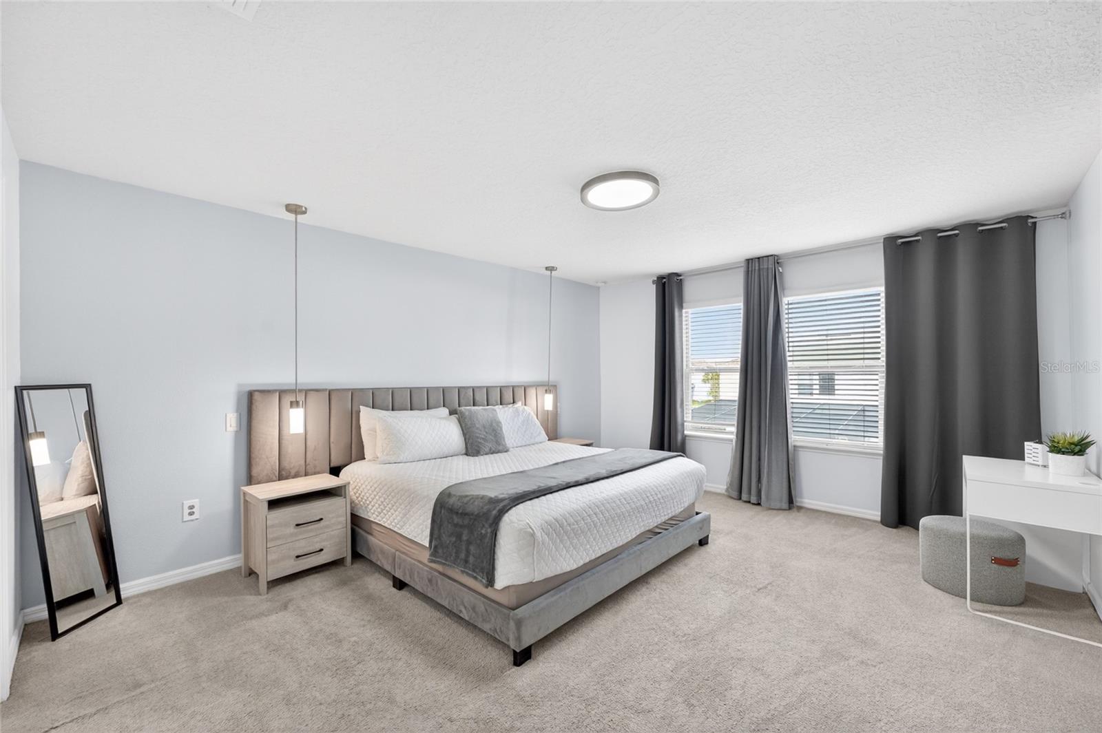 2417 Dubai St Property Photo 17