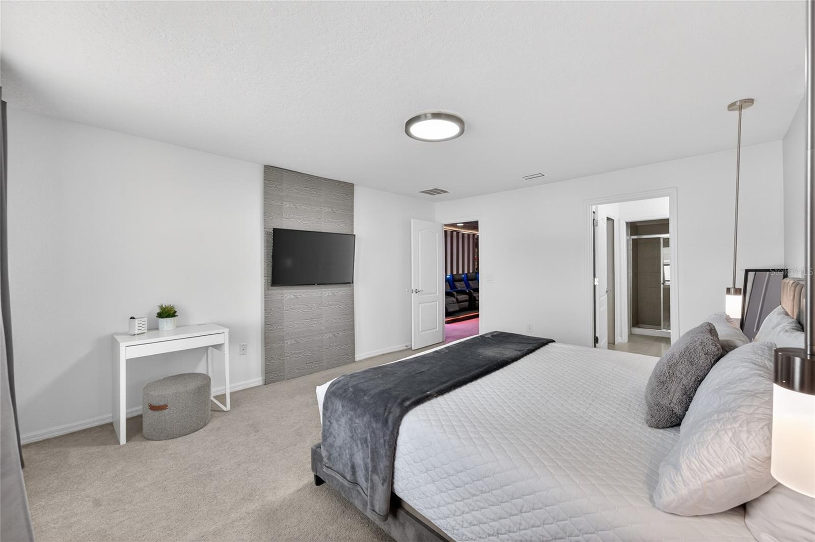 2417 Dubai St Property Photo 19
