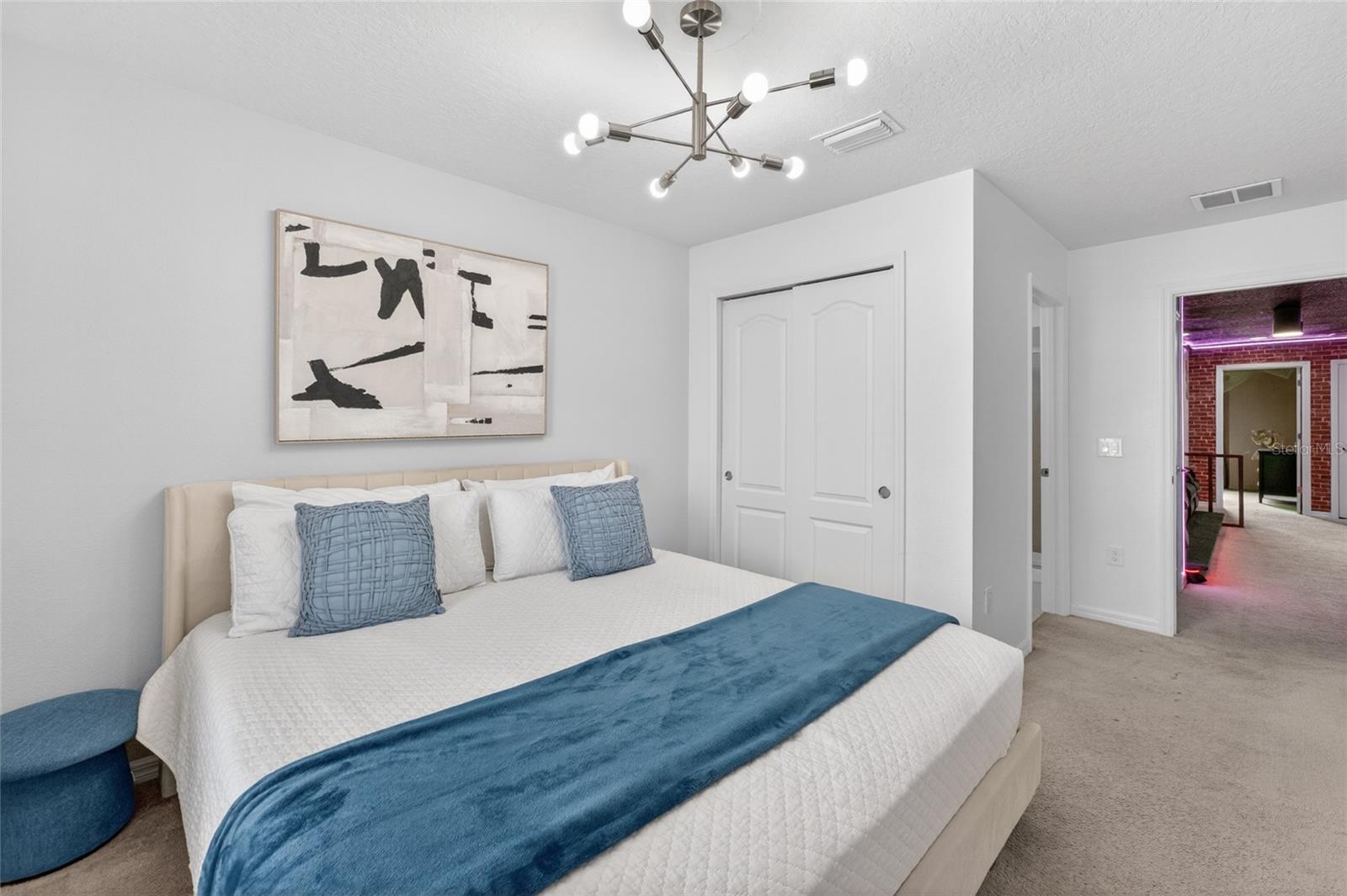 2417 Dubai St Property Photo 24