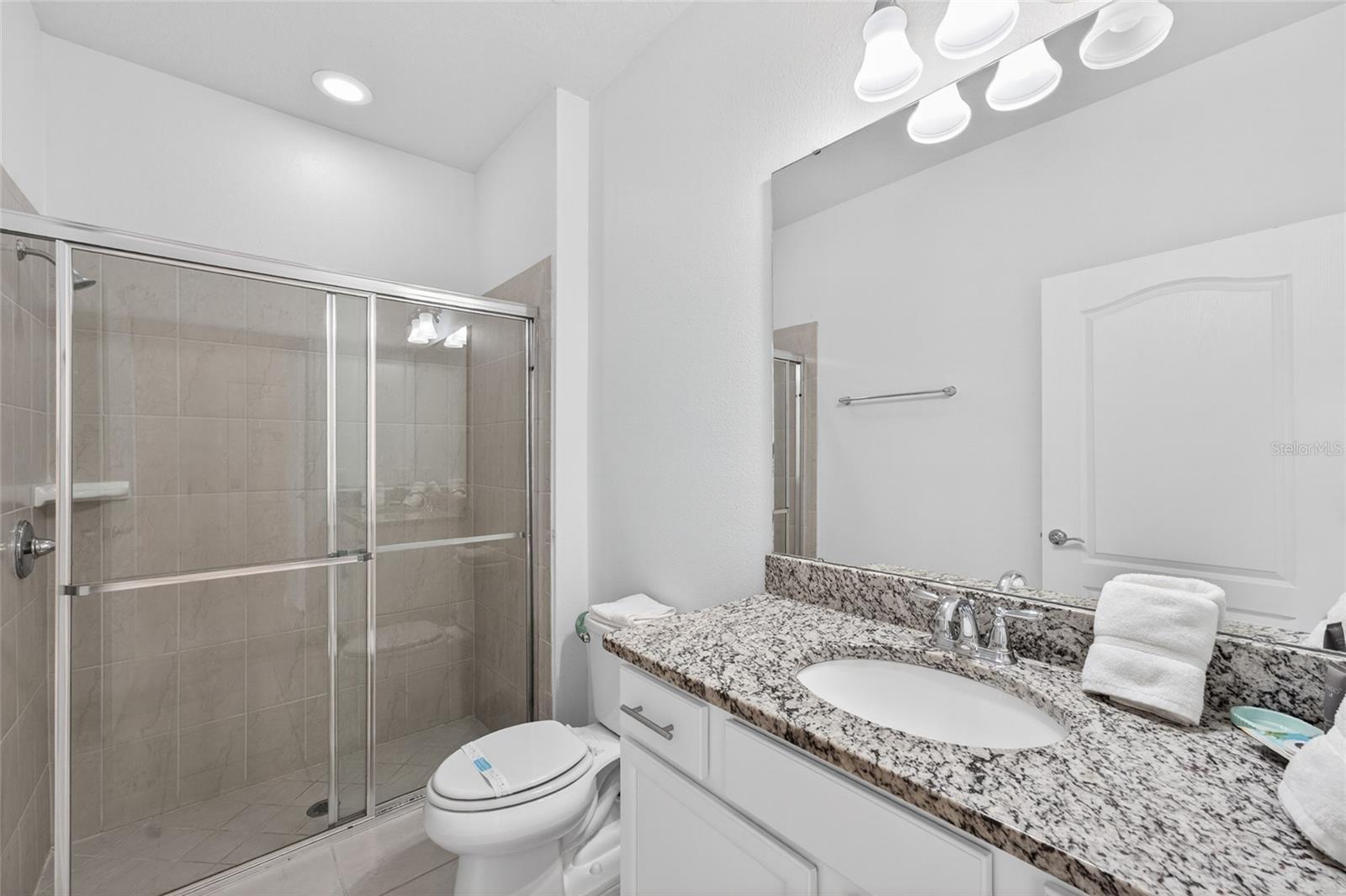 2417 Dubai St Property Photo 30